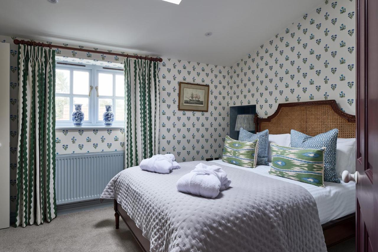 מלמסבורי Townhouse Suites- Abbey Row מראה חיצוני תמונה