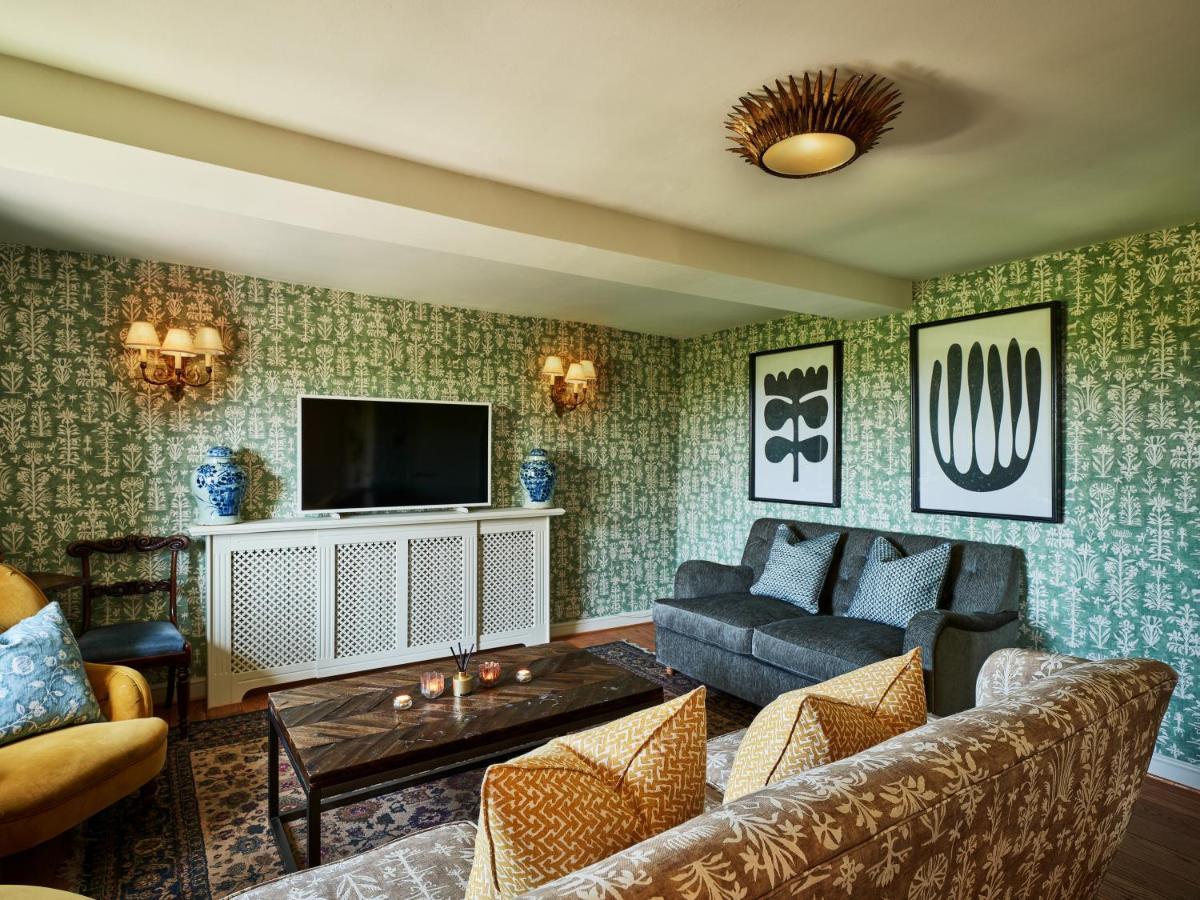 מלמסבורי Townhouse Suites- Abbey Row מראה חיצוני תמונה