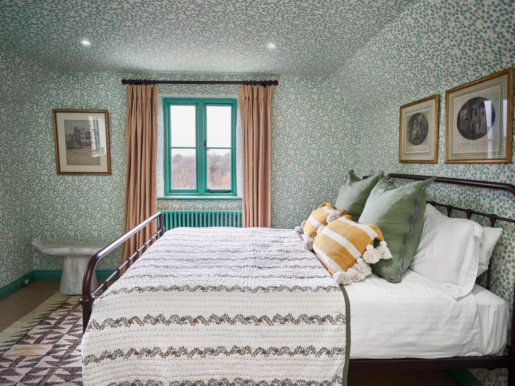 מלמסבורי Townhouse Suites- Abbey Row מראה חיצוני תמונה
